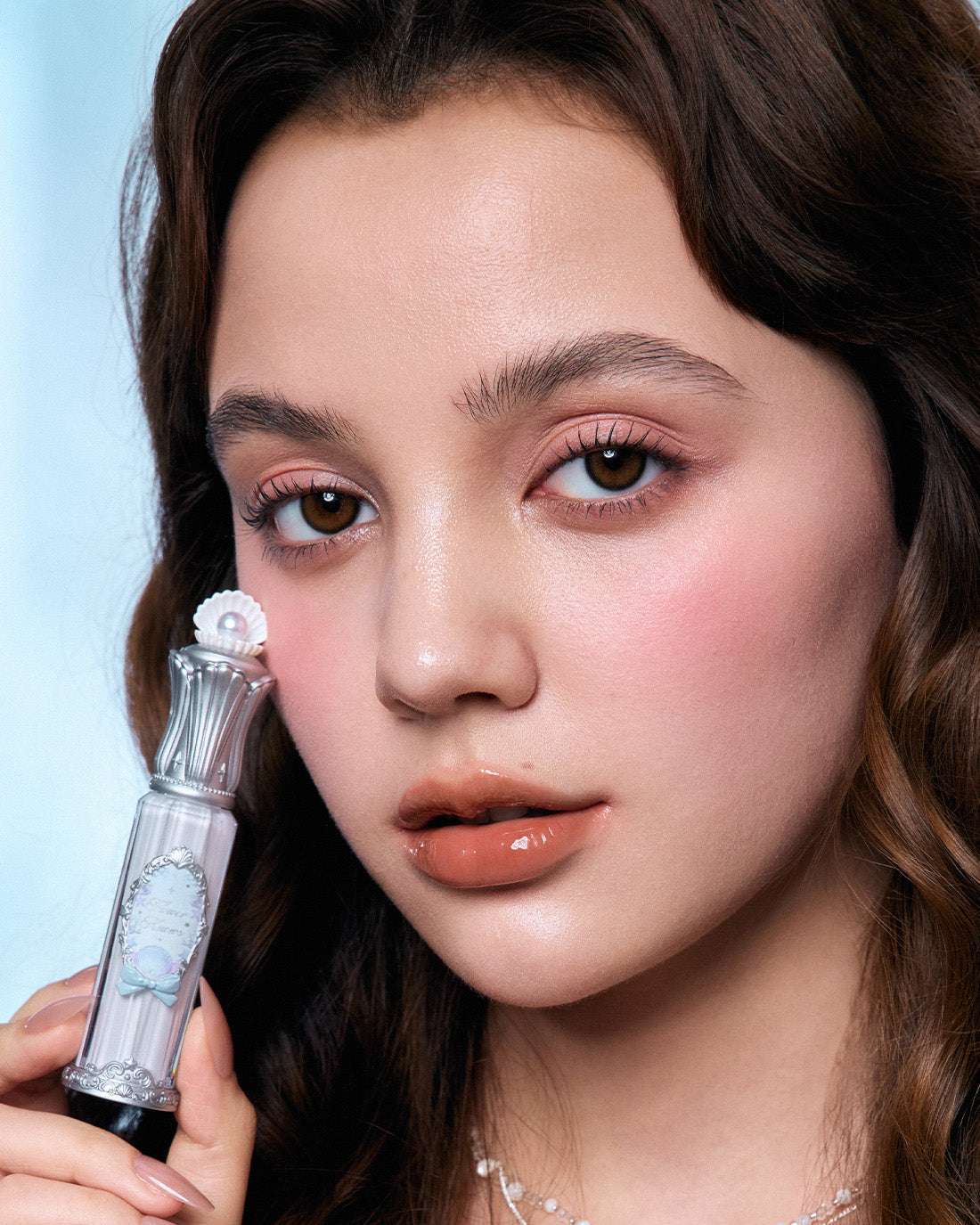 Shell's Jewel Nourishing Lip Glaze