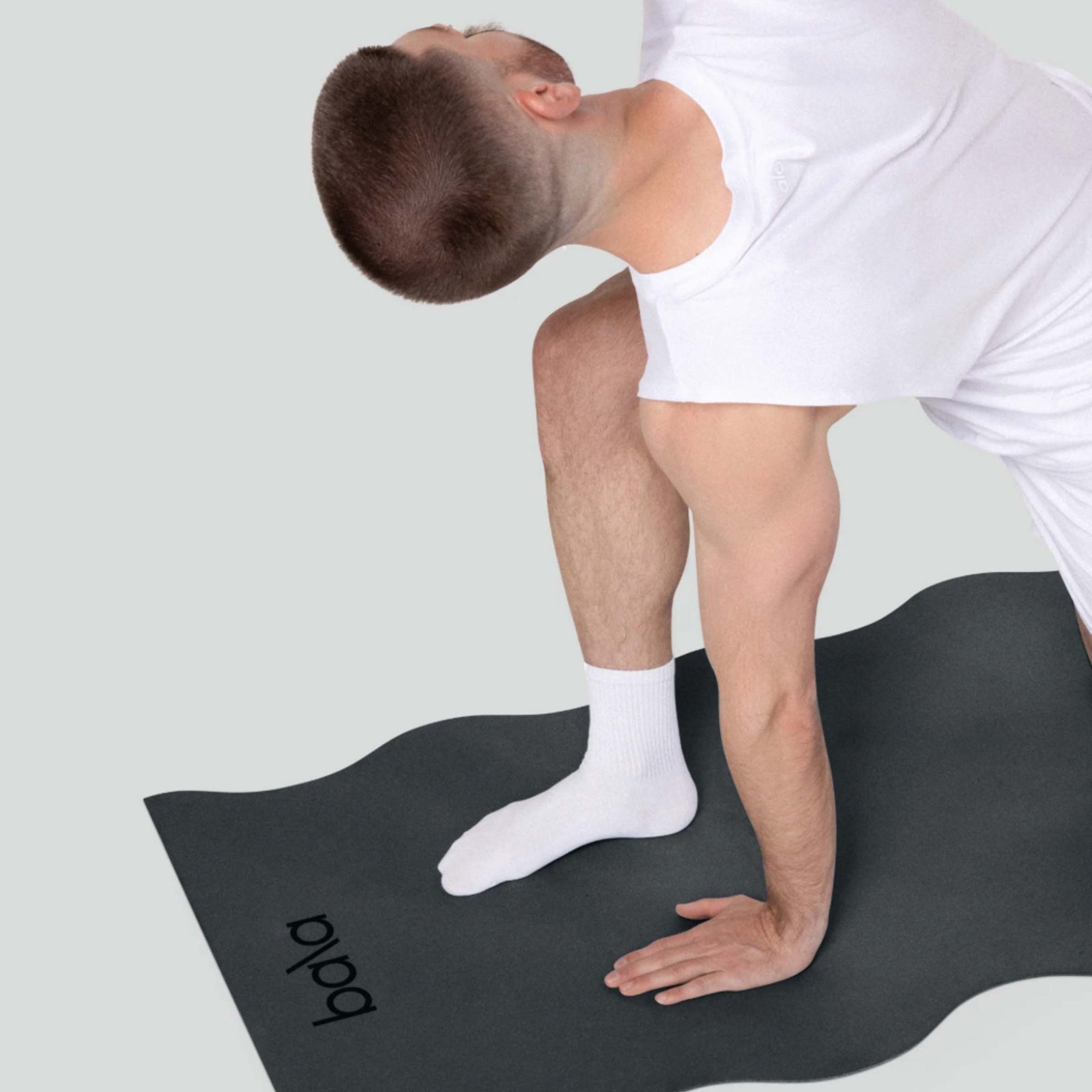 The Wavy Mat Charcoal