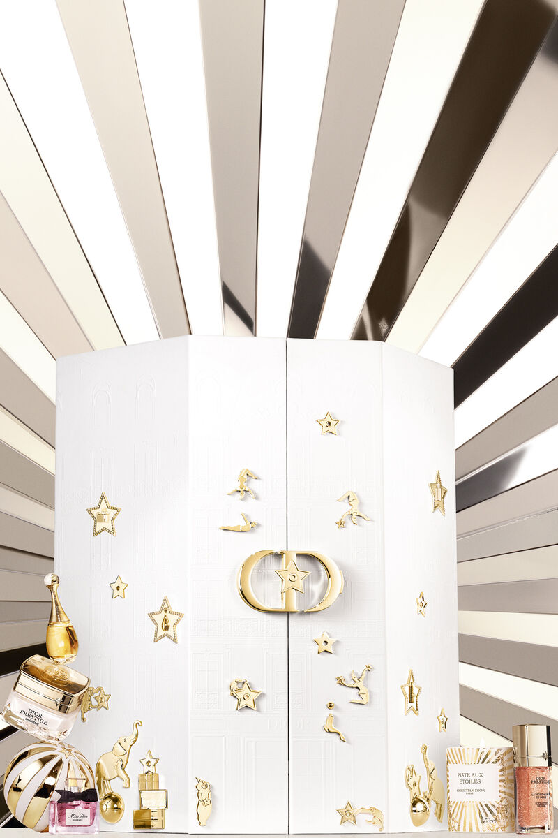 Le 30 Montaigne Advent Calendar