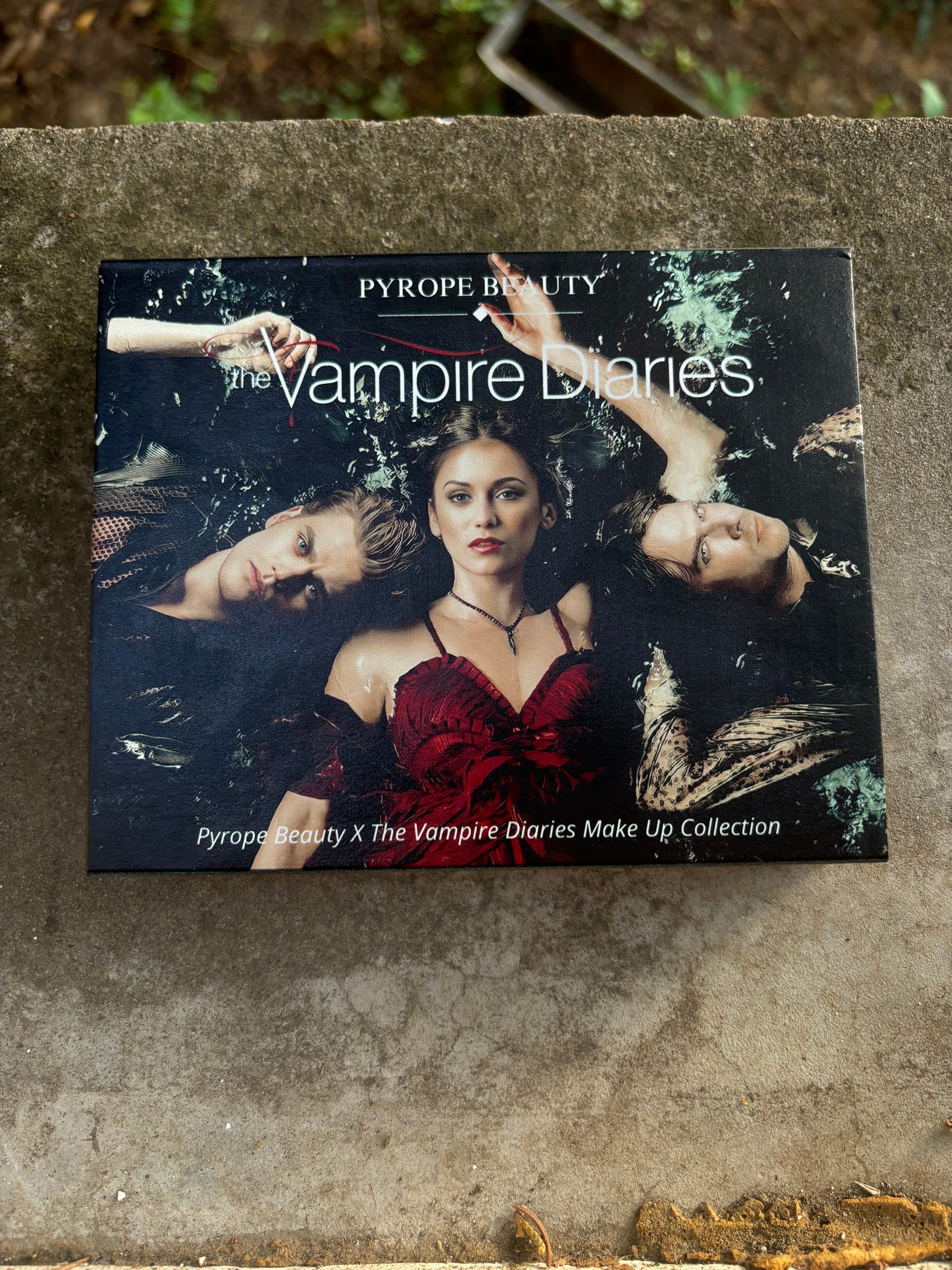 Pyrope Beauty The Vampire Diaries Makeup Eyeshadow Palette