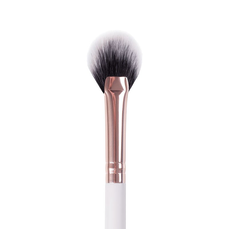 Define & Glow Fan Makeup Brush 204 by Inglot