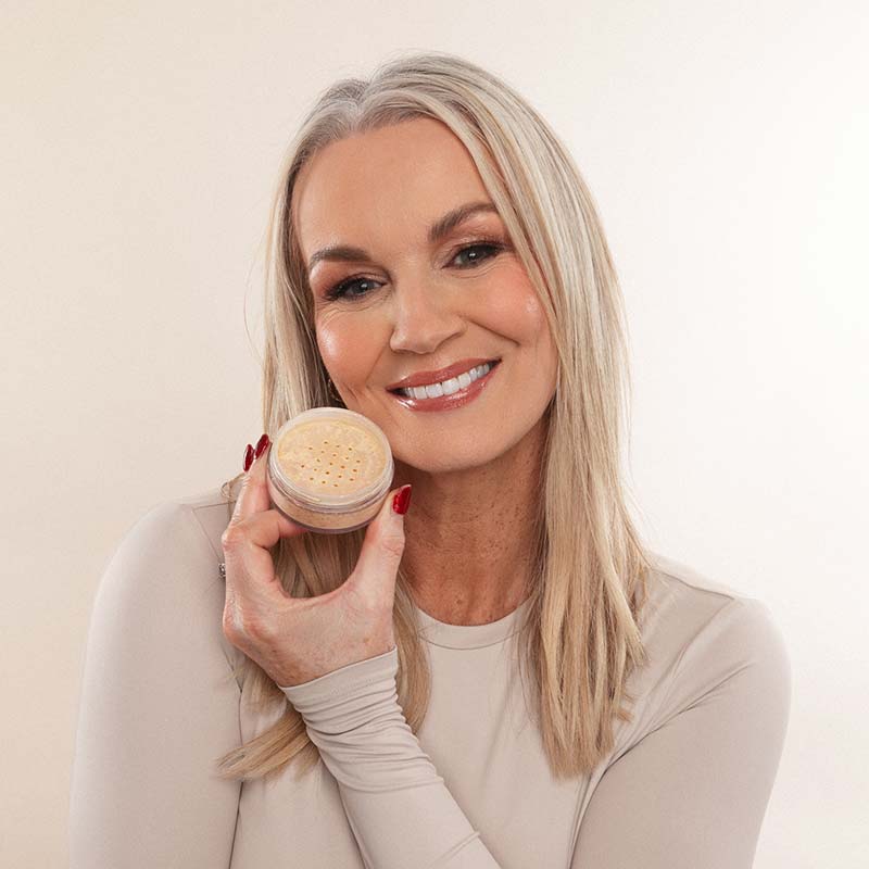 Soft Finish Loose Setting Powder by KASH Beauty