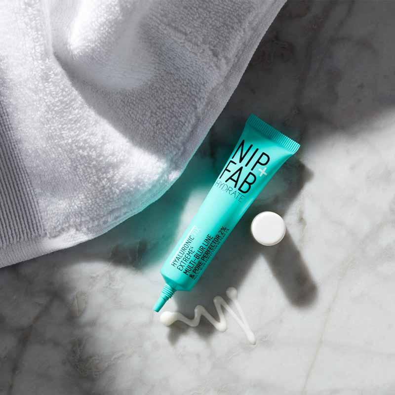 Hyaluronic Fix Extreme 4 Multi-Blur Line & Pore Perfector 2% by Nip + Fab